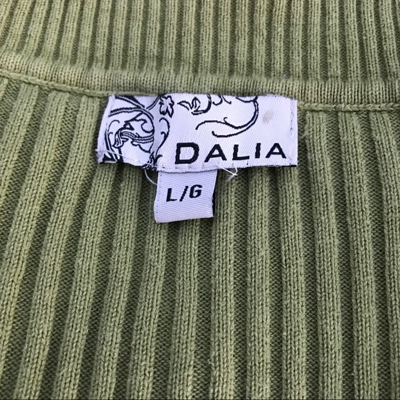 Dalia Avocado Green Cotton Sweater ⭐️SALE 3/$20⭐️ - Picture 2 of 6